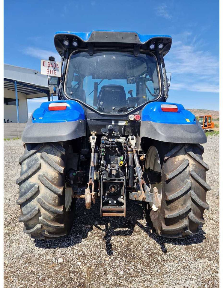 NEW HOLLAND T 6.155 - Tracteur agricole: photos 4 NEW HOLLAND T 6.155 - Tracteur agricole: photos 4