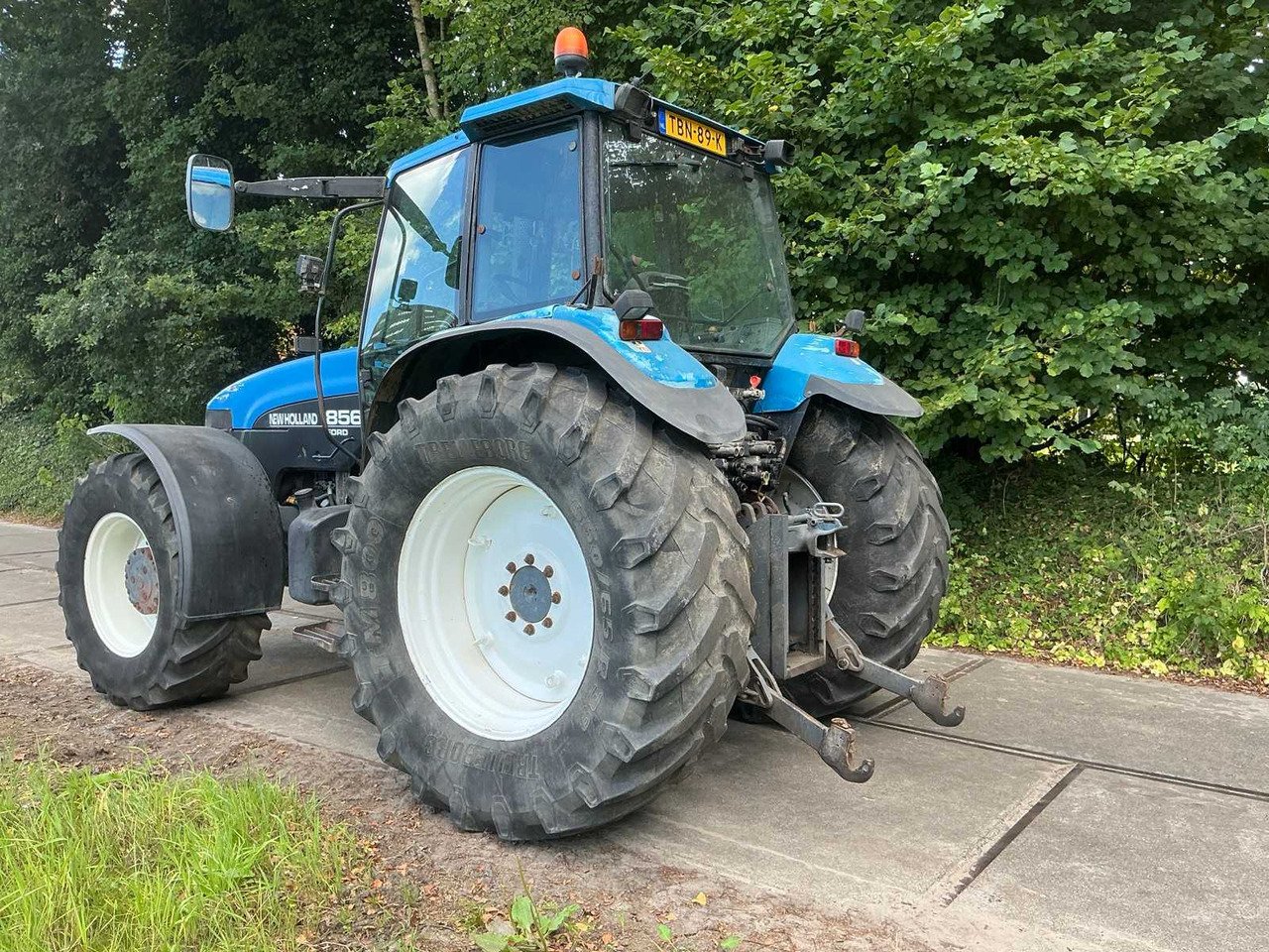 New Holland 8560 - Tracteur agricole: photos 5 New Holland 8560 - Tracteur agricole: photos 5
