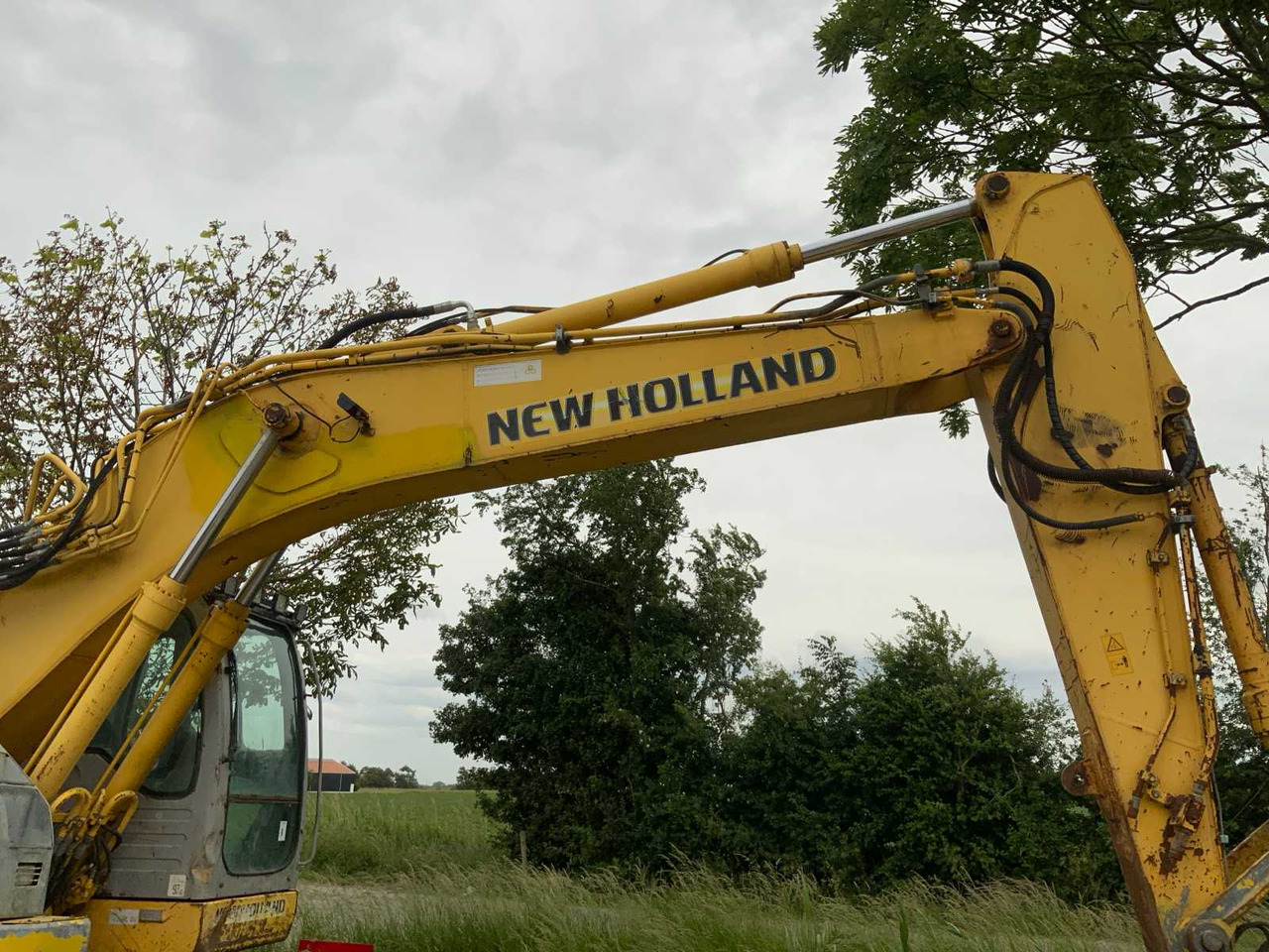 New Holland / Kobelco E225BSR - Pelle sur chenille: photos 5 New Holland / Kobelco E225BSR - Pelle sur chenille: photos 5