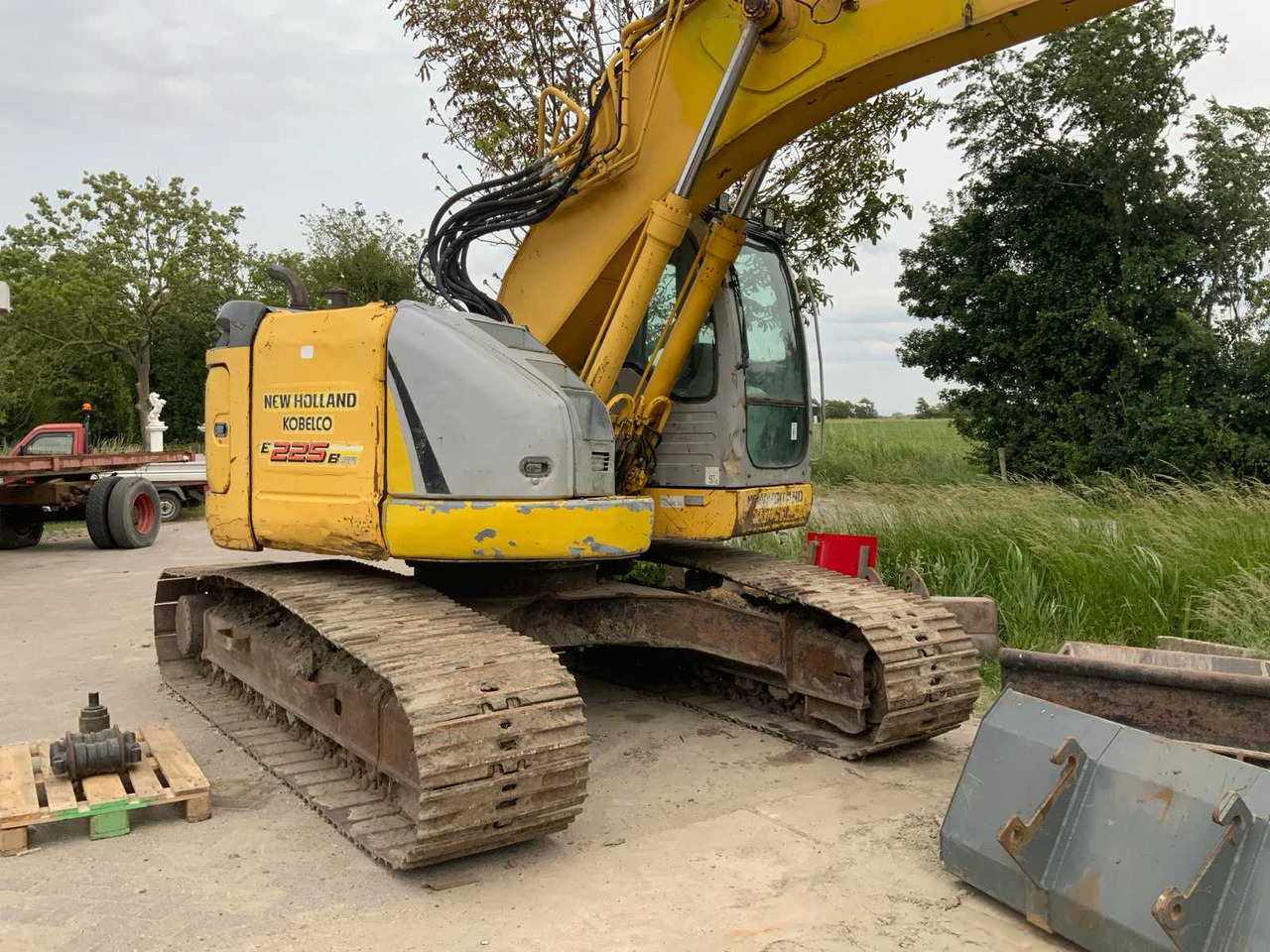 New Holland / Kobelco E225BSR - Pelle sur chenille: photos 4 New Holland / Kobelco E225BSR - Pelle sur chenille: photos 4