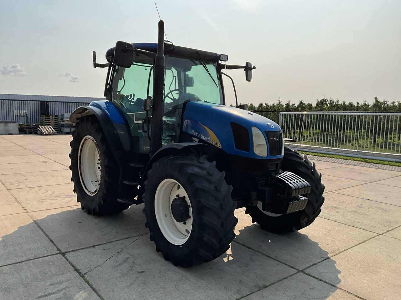 New Holland T6010 - Tracteur agricole: photos 3 New Holland T6010 - Tracteur agricole: photos 3