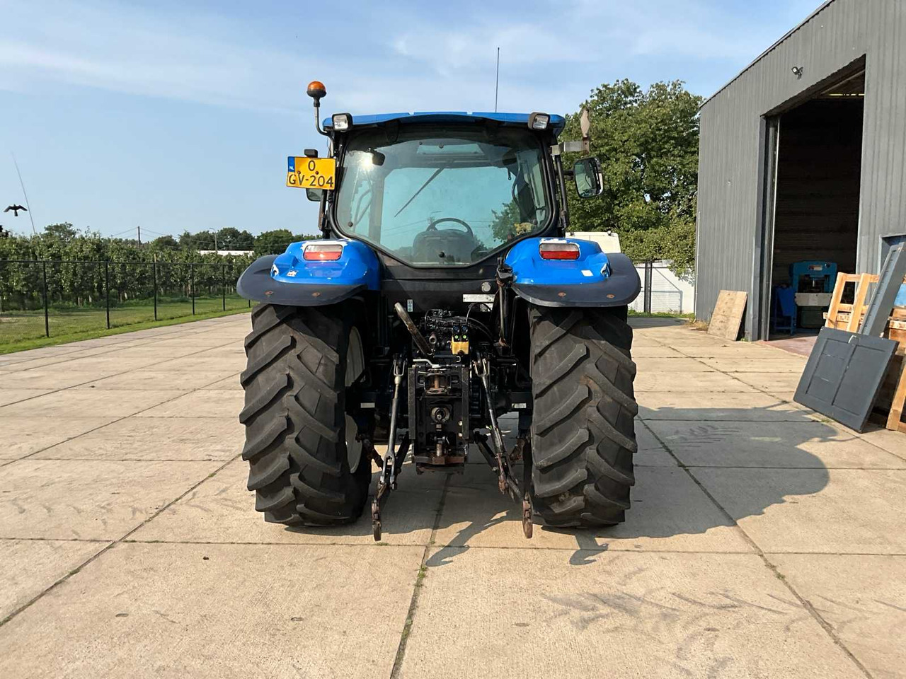 New Holland T6010 - Tracteur agricole: photos 5 New Holland T6010 - Tracteur agricole: photos 5