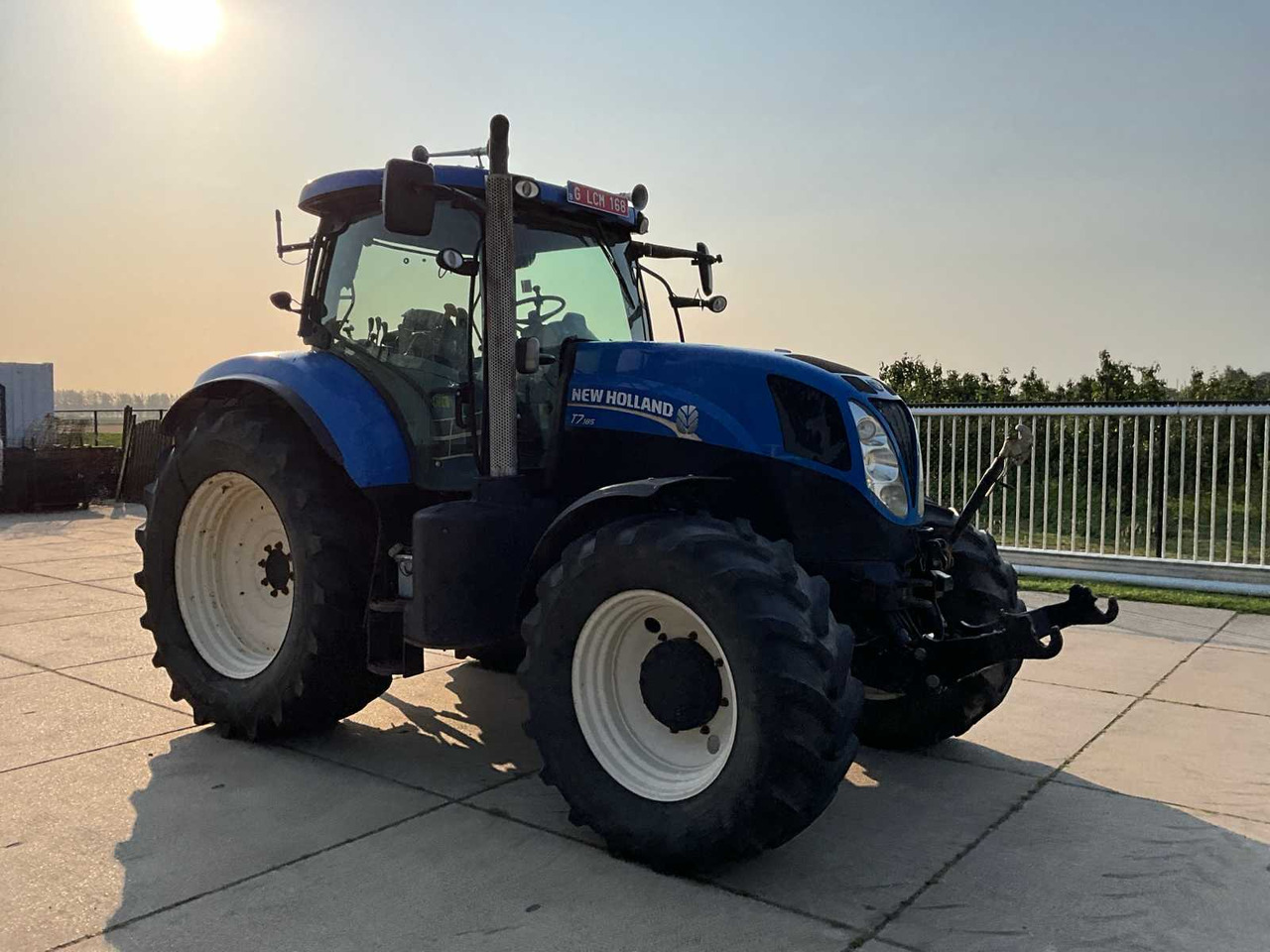 New Holland T7.185 - Tracteur agricole: photos 3 New Holland T7.185 - Tracteur agricole: photos 3