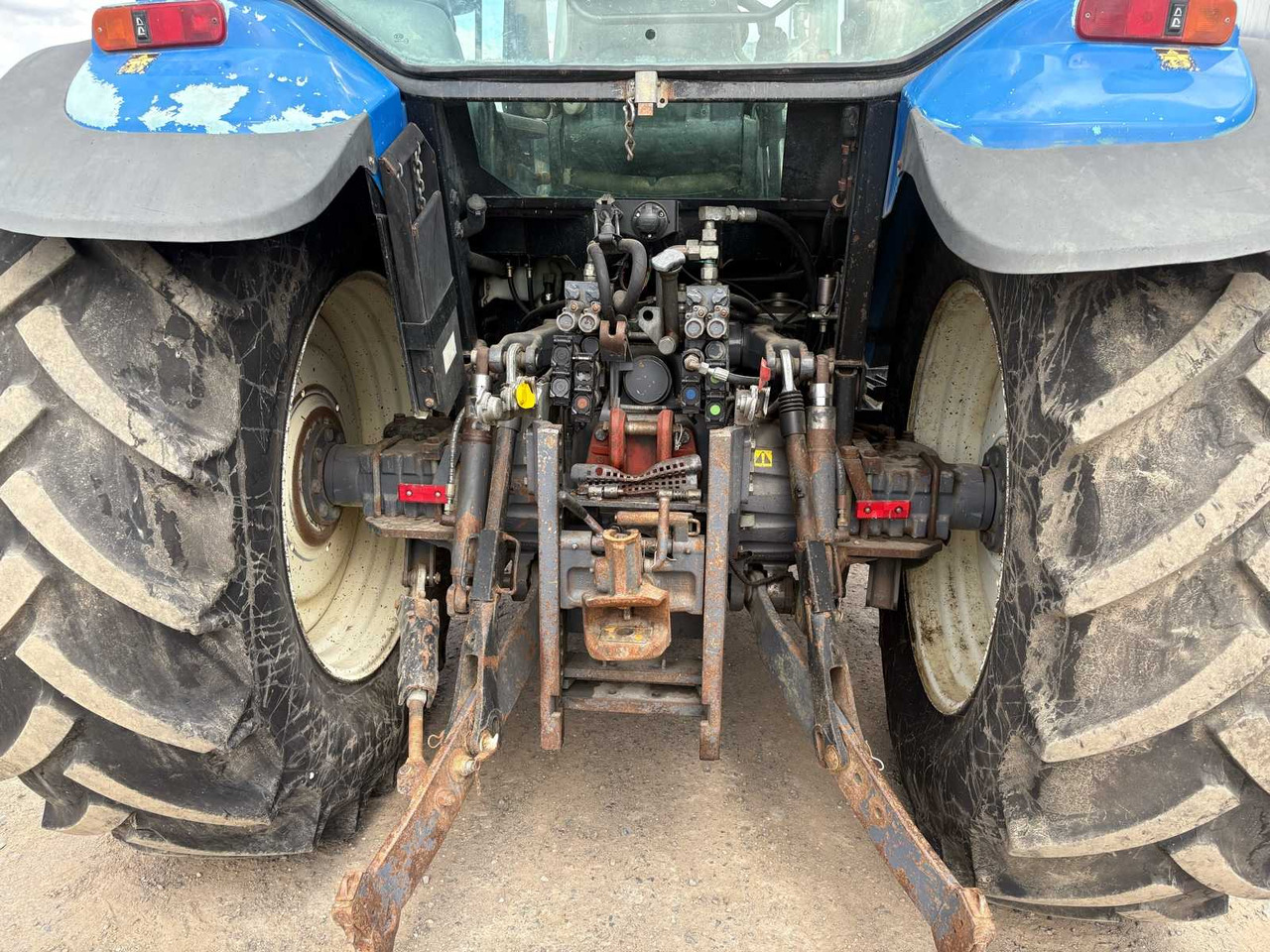 New Holland TM115 mit Frontlader - Tracteur agricole: photos 5 New Holland TM115 mit Frontlader - Tracteur agricole: photos 5