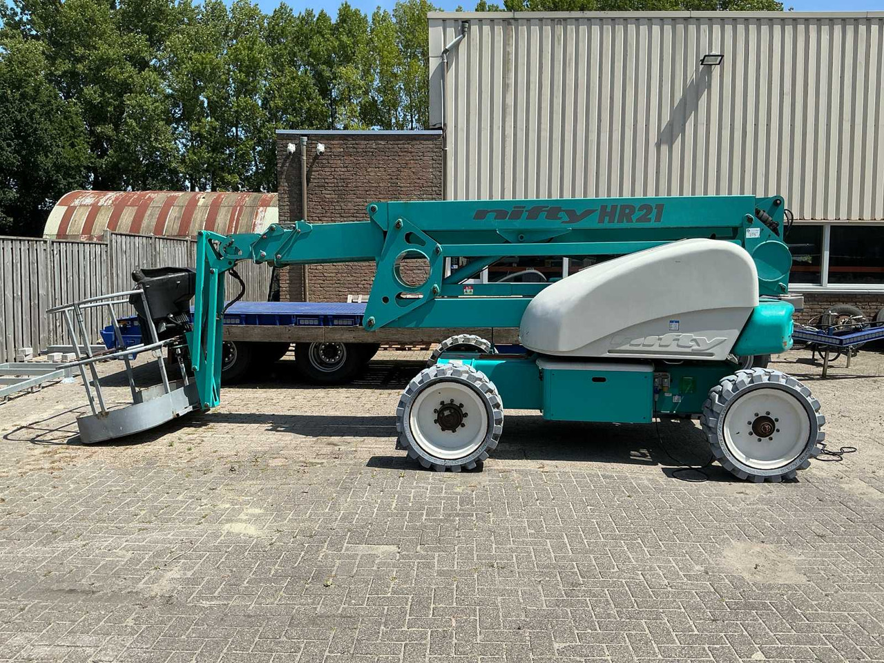 Nifty HR 21 DE 2WD - Nacelle: photos 2 Nifty HR 21 DE 2WD - Nacelle: photos 2