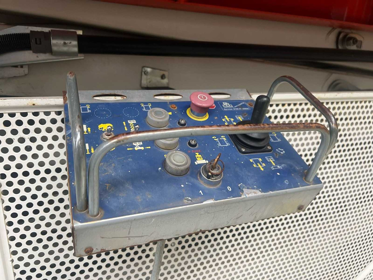 PB - 2014 - S151-12ES - AERIAL PLATFORM - SCISSOR LIFT WORKING HEIGHT 15,7M - Nacelle: photos 3 PB - 2014 - S151-12ES - AERIAL PLATFORM - SCISSOR LIFT WORKING HEIGHT 15,7M - Nacelle: photos 3