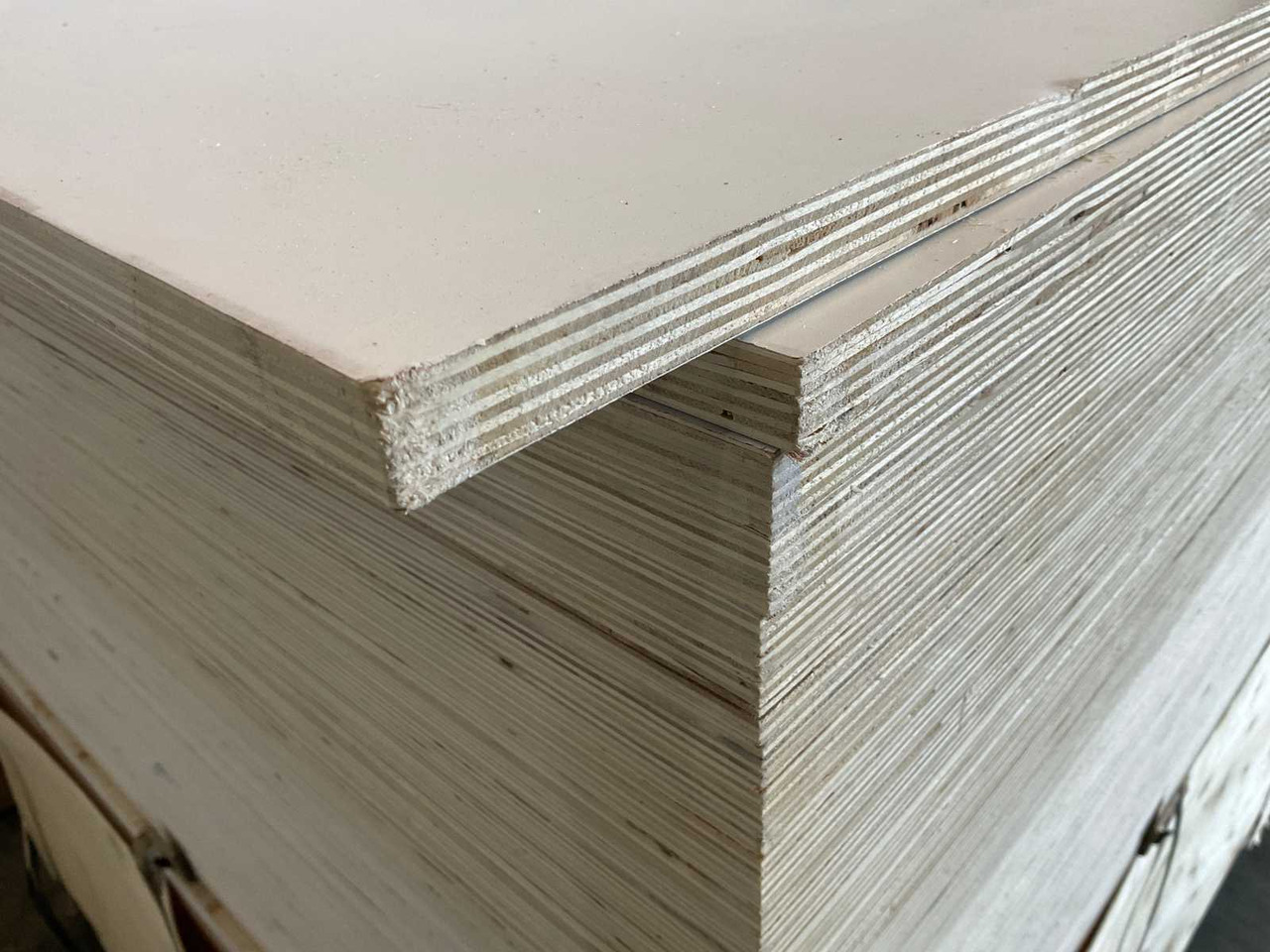 Poplar - plywood board lacquered 250x122x1.8 cm (39x) - Matériel de chantier: photos 4 Poplar - plywood board lacquered 250x122x1.8 cm (39x) - Matériel de chantier: photos 4