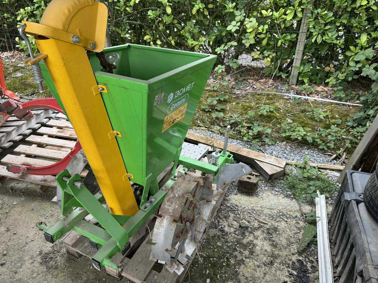 Potato harvester and planter lot - Arracheuse de pommes de terre: photos 4 Potato harvester and planter lot - Arracheuse de pommes de terre: photos 4