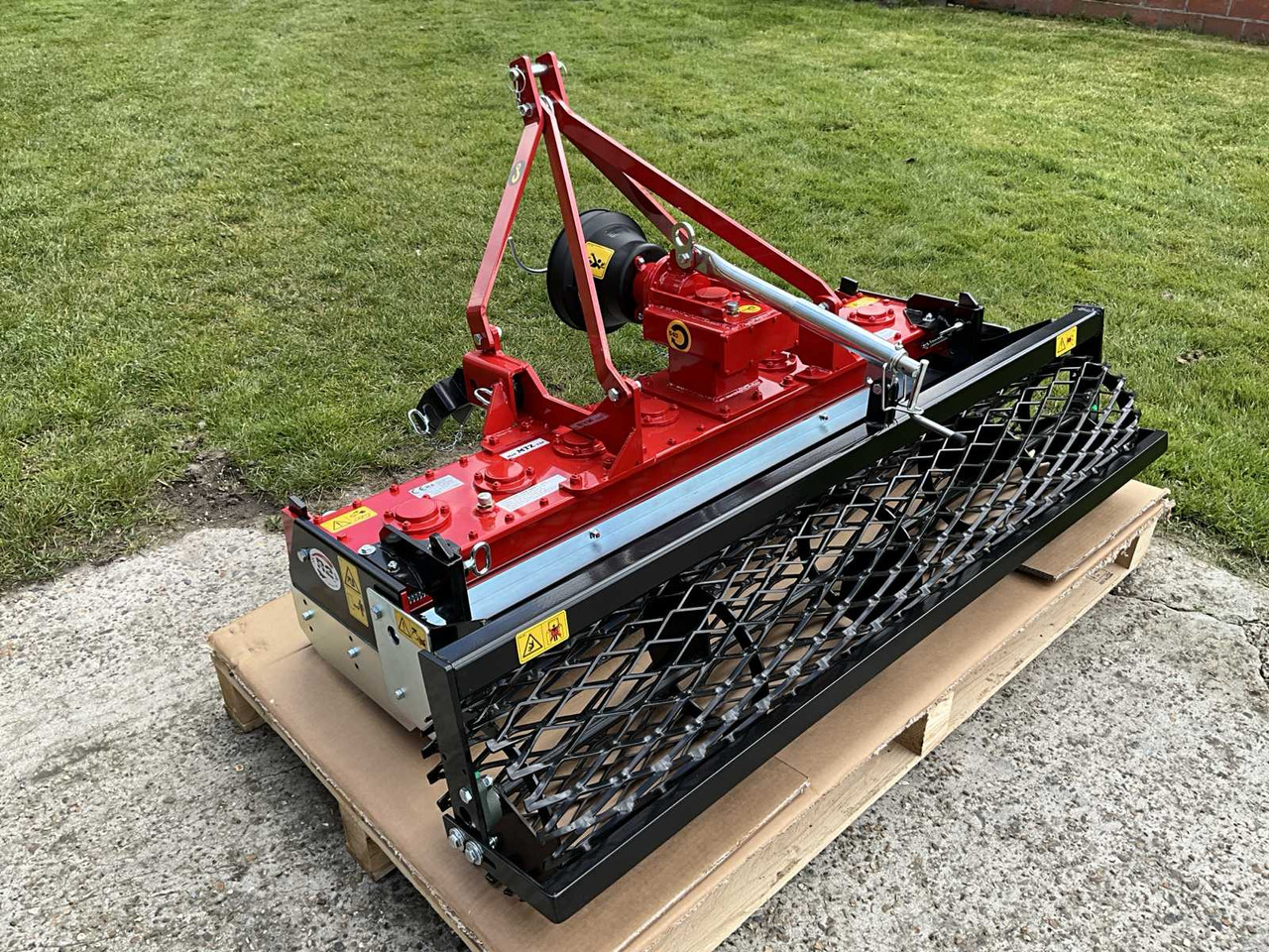 R2-Rinaldi MTZ150 - Herse rotative: photos 4 R2-Rinaldi MTZ150 - Herse rotative: photos 4