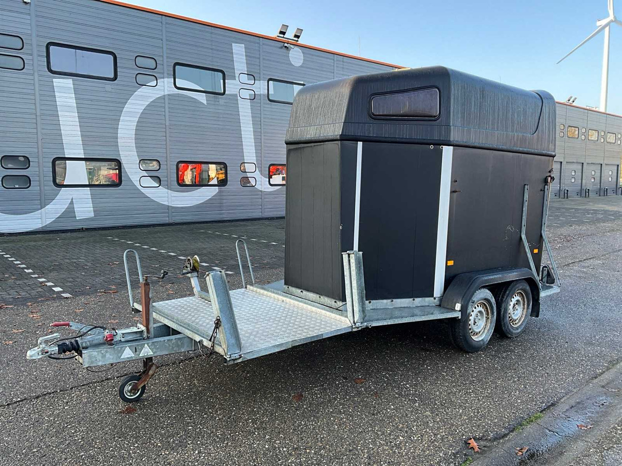 2006 HOTRARIJS PT-2600SS HORSE TRAILER WT-HN-61 - Remorque: photos 1 2006 HOTRARIJS PT-2600SS HORSE TRAILER WT-HN-61 - Remorque: photos 1