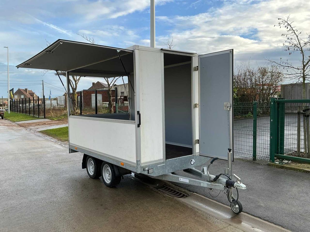 2023 HAPERT SAPPHIRE FOOD TRUCK - Remorque: photos 2 2023 HAPERT SAPPHIRE FOOD TRUCK - Remorque: photos 2