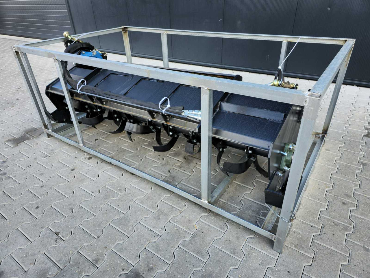 Rhino-Cross 1110x2160x800 - Bineuse: photos 1 Rhino-Cross 1110x2160x800 - Bineuse: photos 1