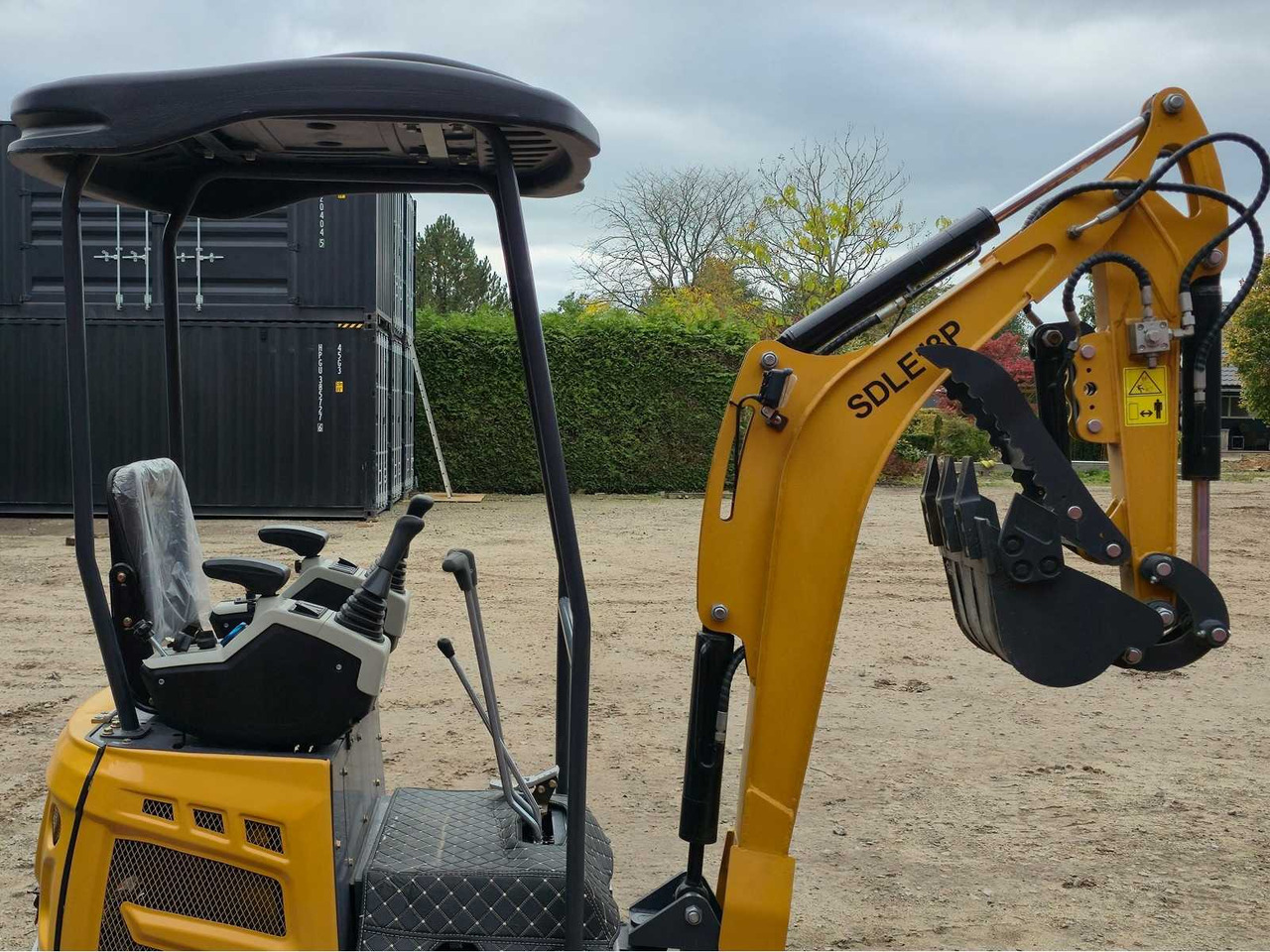 SDLanch SDLE18P - Mini pelle: photos 5 SDLanch SDLE18P - Mini pelle: photos 5