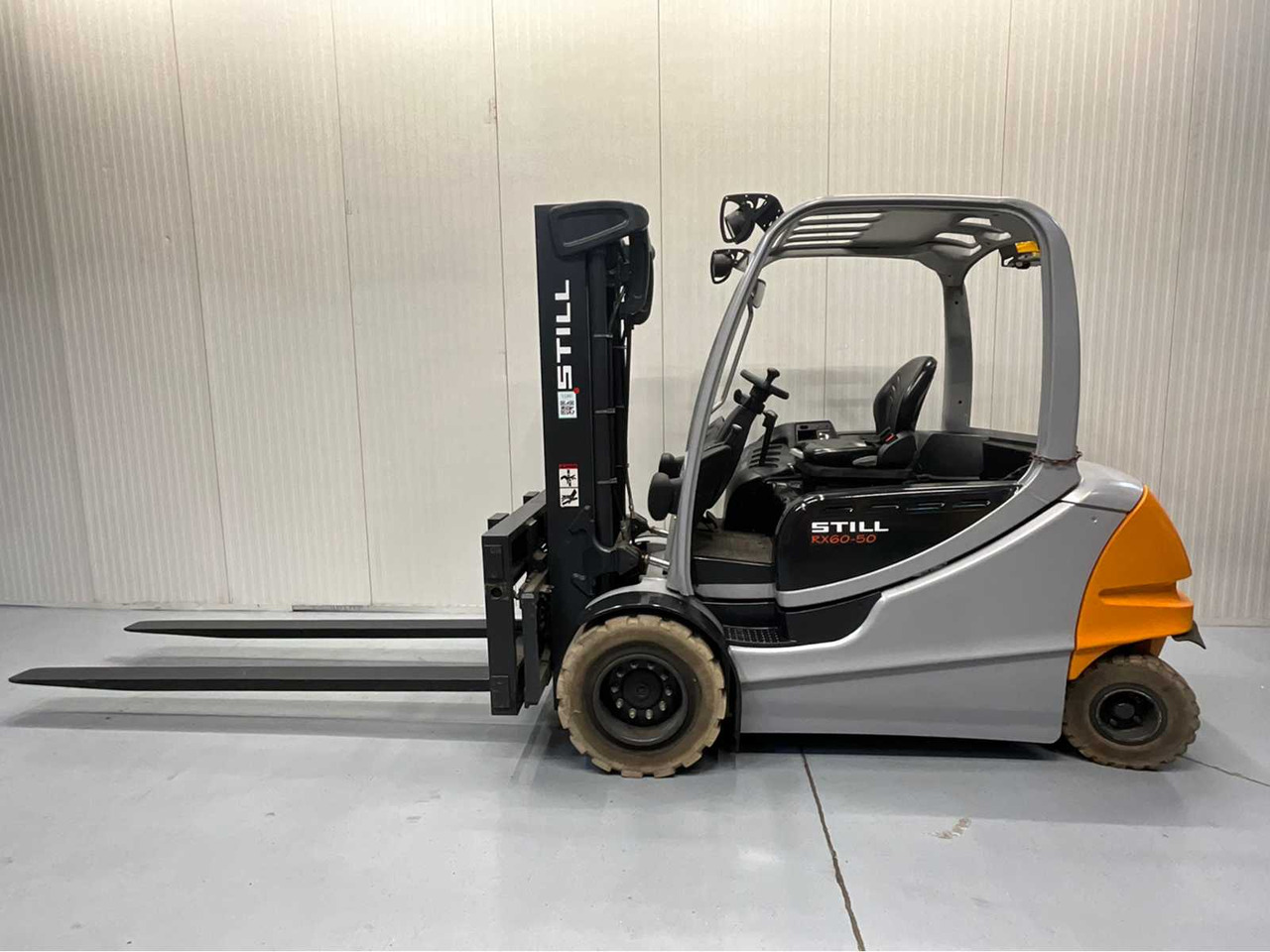 STILL 5000KG- RX60-50 - FORKLIFT TRIPLEX - FORK POSITIONER - SIDESHIFT - FREELIFT - BATTERY 2015 WITH ONLY 1121 HOURS - Chariot élévateur: photos 4 STILL 5000KG- RX60-50 - FORKLIFT TRIPLEX - FORK POSITIONER - SIDESHIFT - FREELIFT - BATTERY 2015 WITH ONLY 1121 HOURS - Chariot élévateur: photos 4