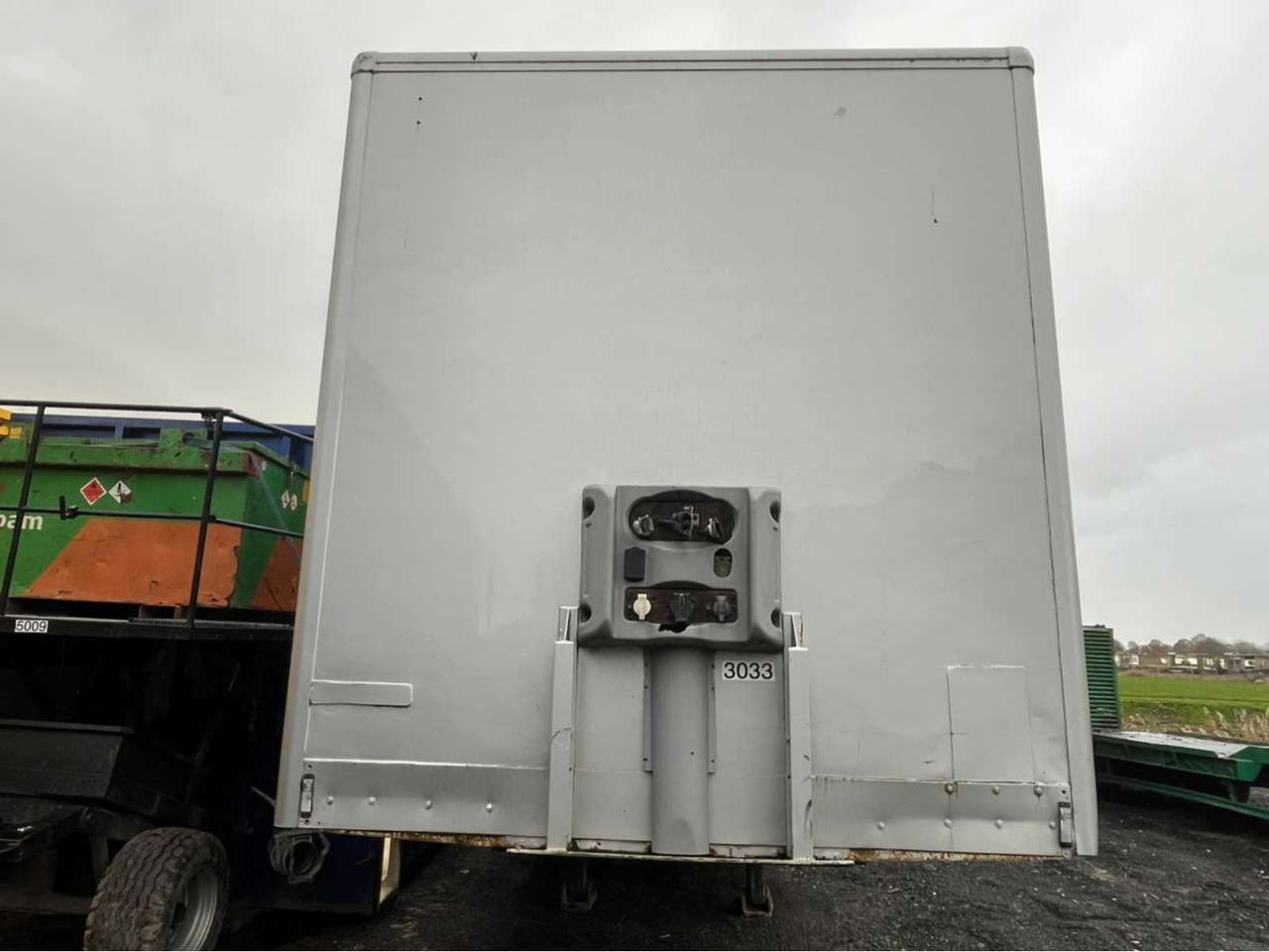 2012 KRONE GT FRUEHAUF SLEEPER TRAILER - Semi-remorque: photos 3 2012 KRONE GT FRUEHAUF SLEEPER TRAILER - Semi-remorque: photos 3