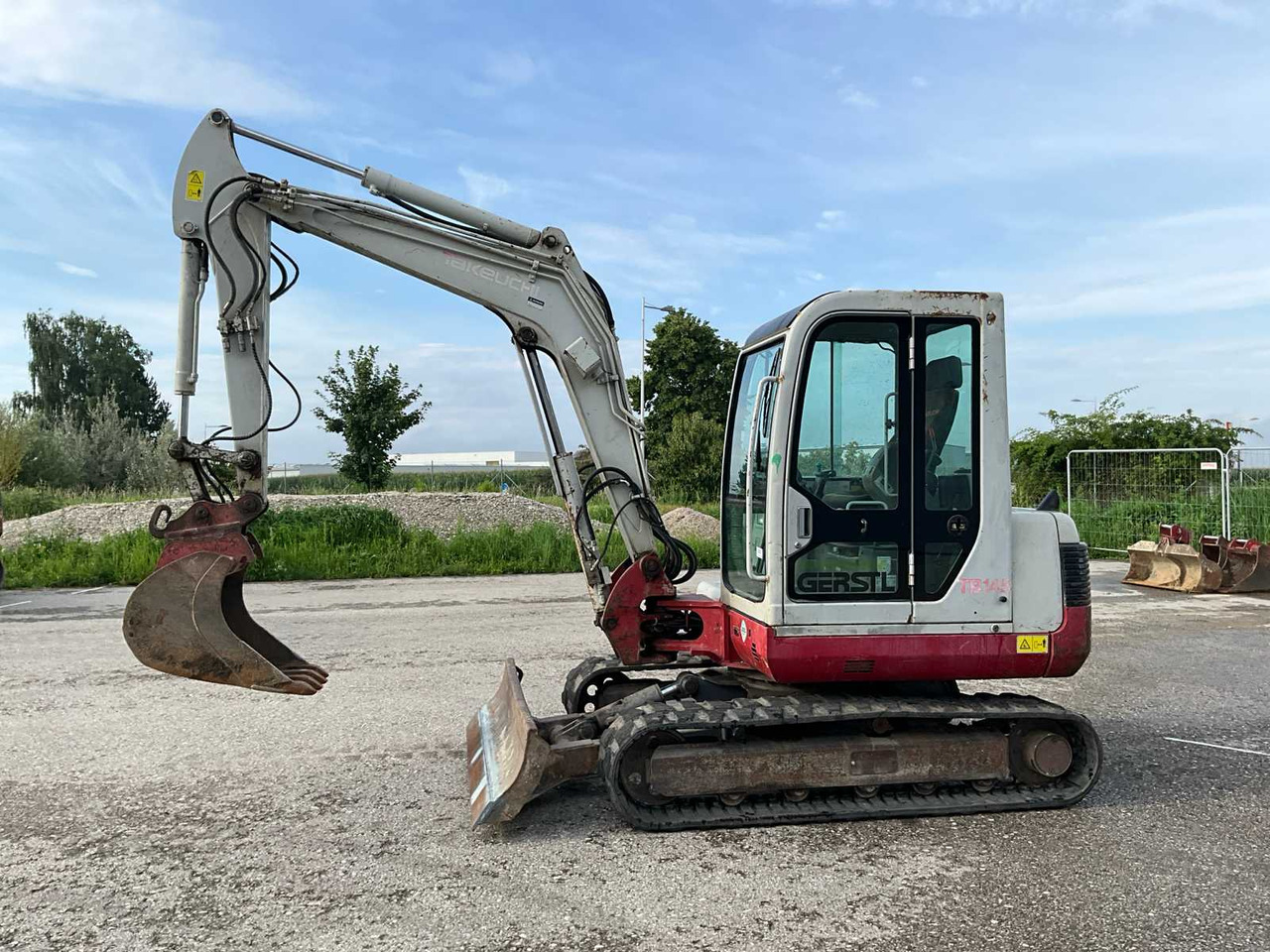 Takeuchi TB145 - Pelle sur chenille: photos 3 Takeuchi TB145 - Pelle sur chenille: photos 3