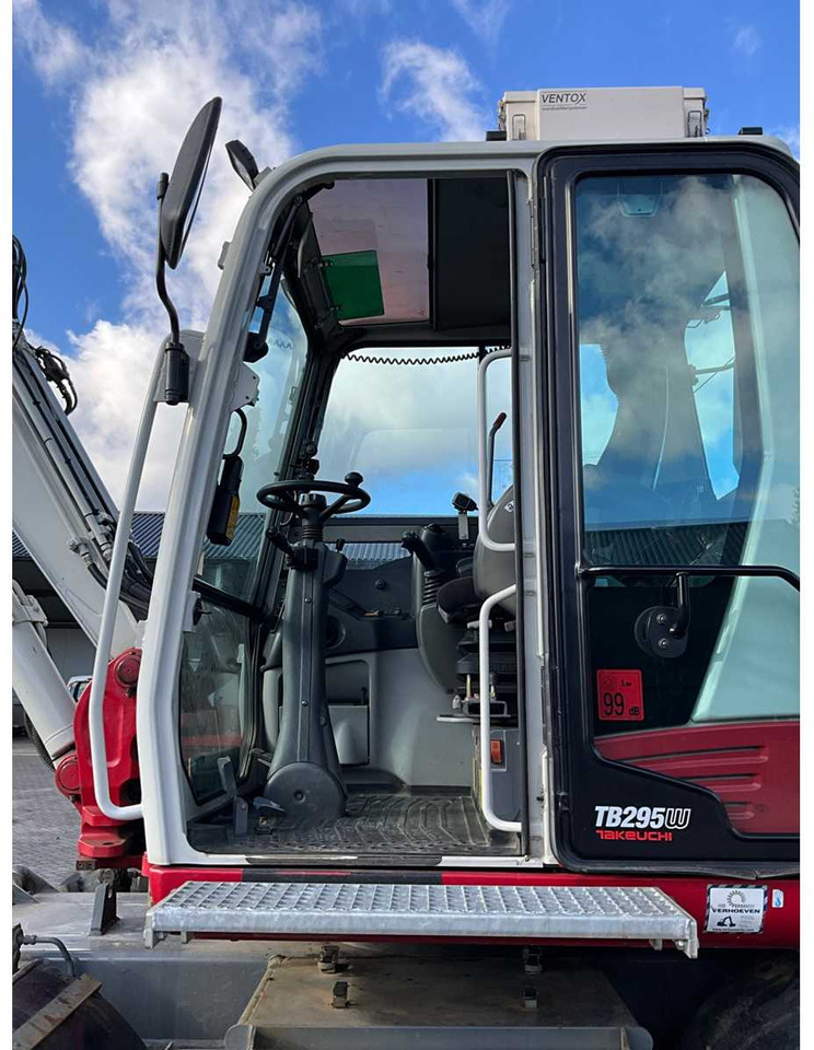 Pelle sur pneus Takeuchi TB295W: photos 13