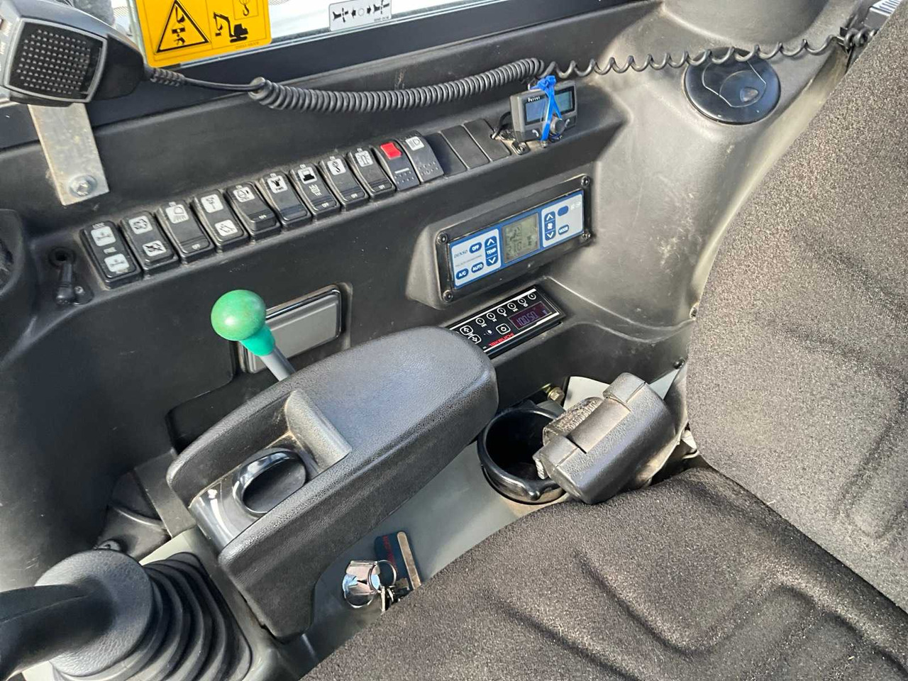 Pelle sur pneus Takeuchi TB295W: photos 17