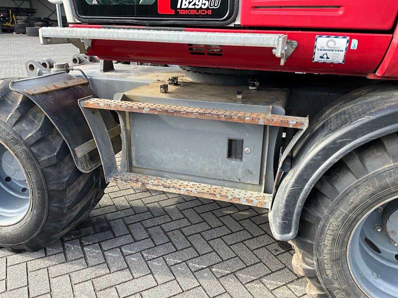 Pelle sur pneus Takeuchi TB295W: photos 10