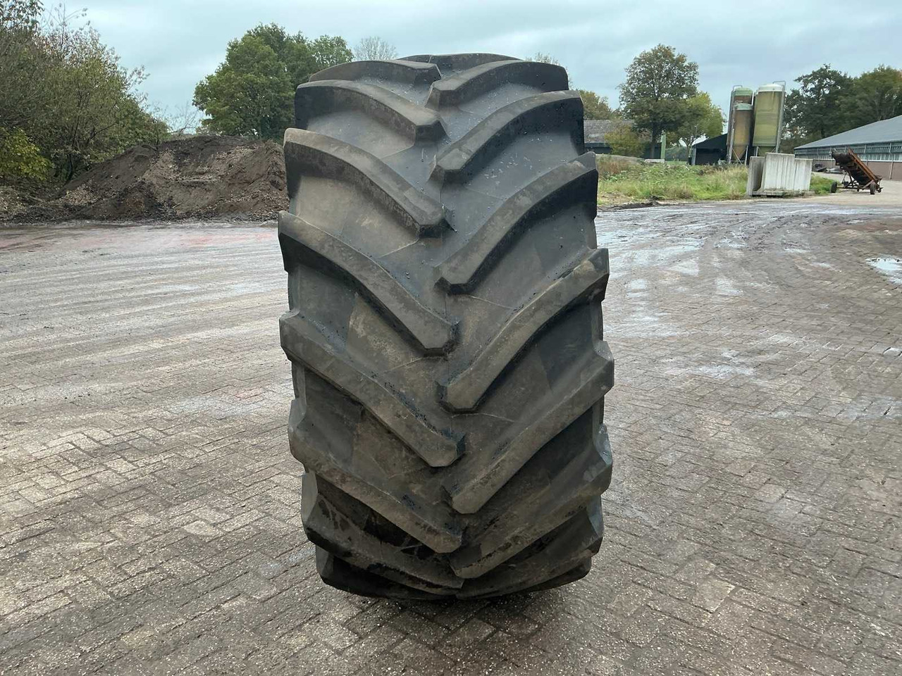 Trelleborg TM200 - Pneus et jantes pour Tracteur agricole: photos 3 Trelleborg TM200 - Pneus et jantes pour Tracteur agricole: photos 3