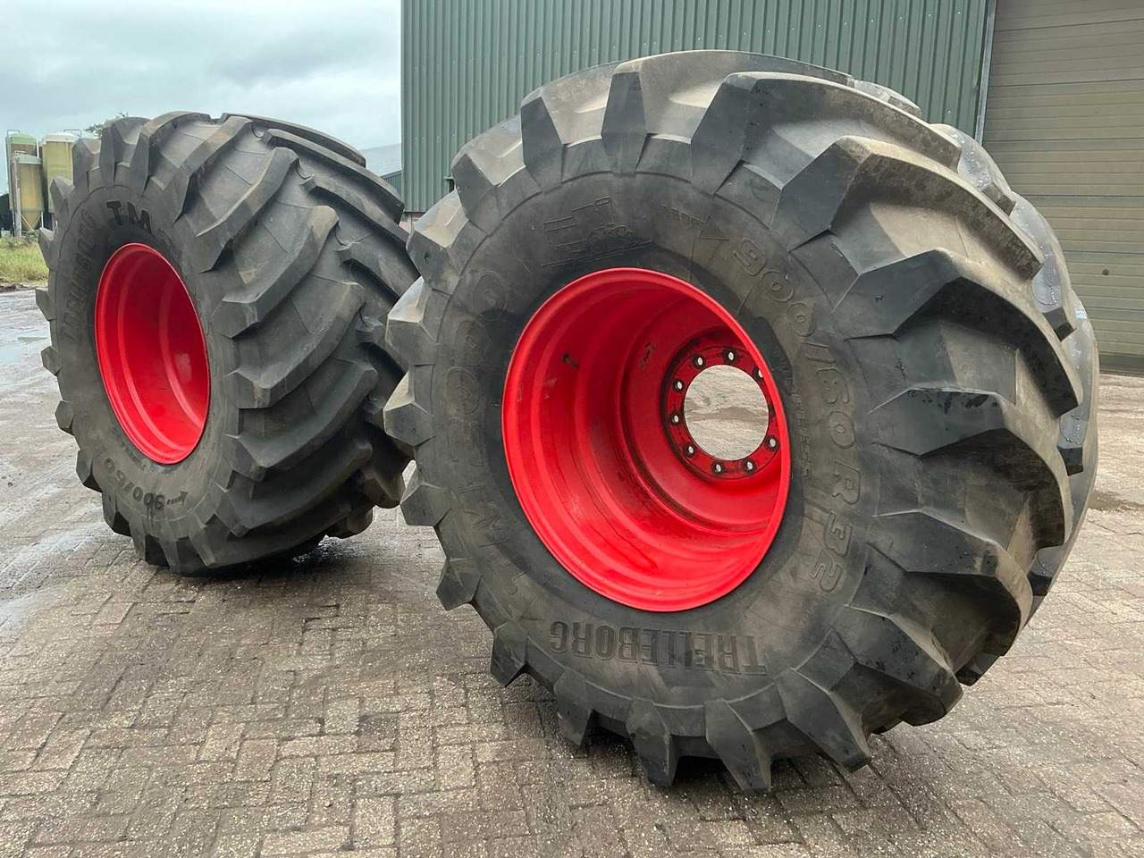 Trelleborg TM200 - Pneus et jantes pour Tracteur agricole: photos 2 Trelleborg TM200 - Pneus et jantes pour Tracteur agricole: photos 2