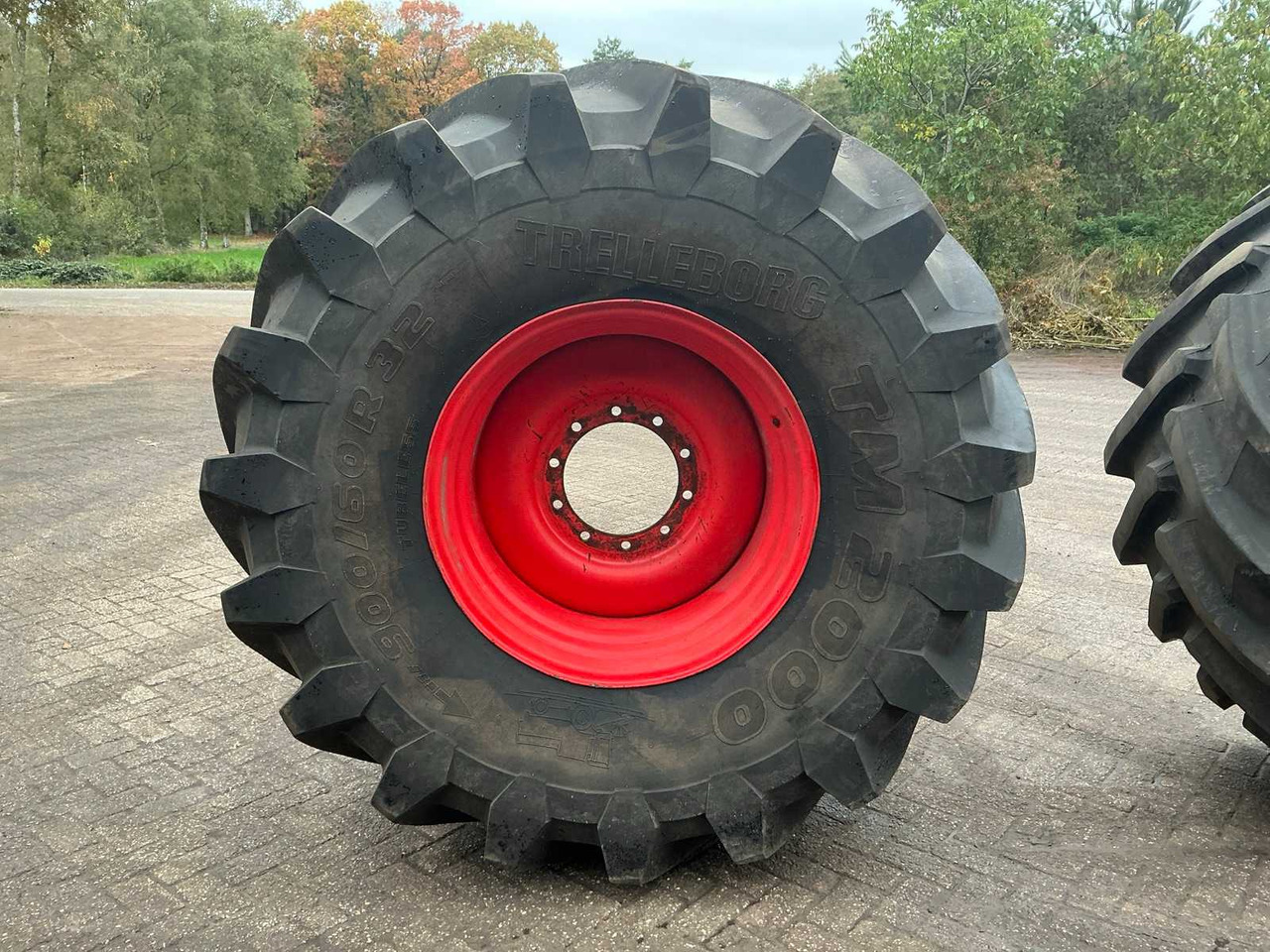 Trelleborg TM200 - Pneus et jantes pour Tracteur agricole: photos 5 Trelleborg TM200 - Pneus et jantes pour Tracteur agricole: photos 5