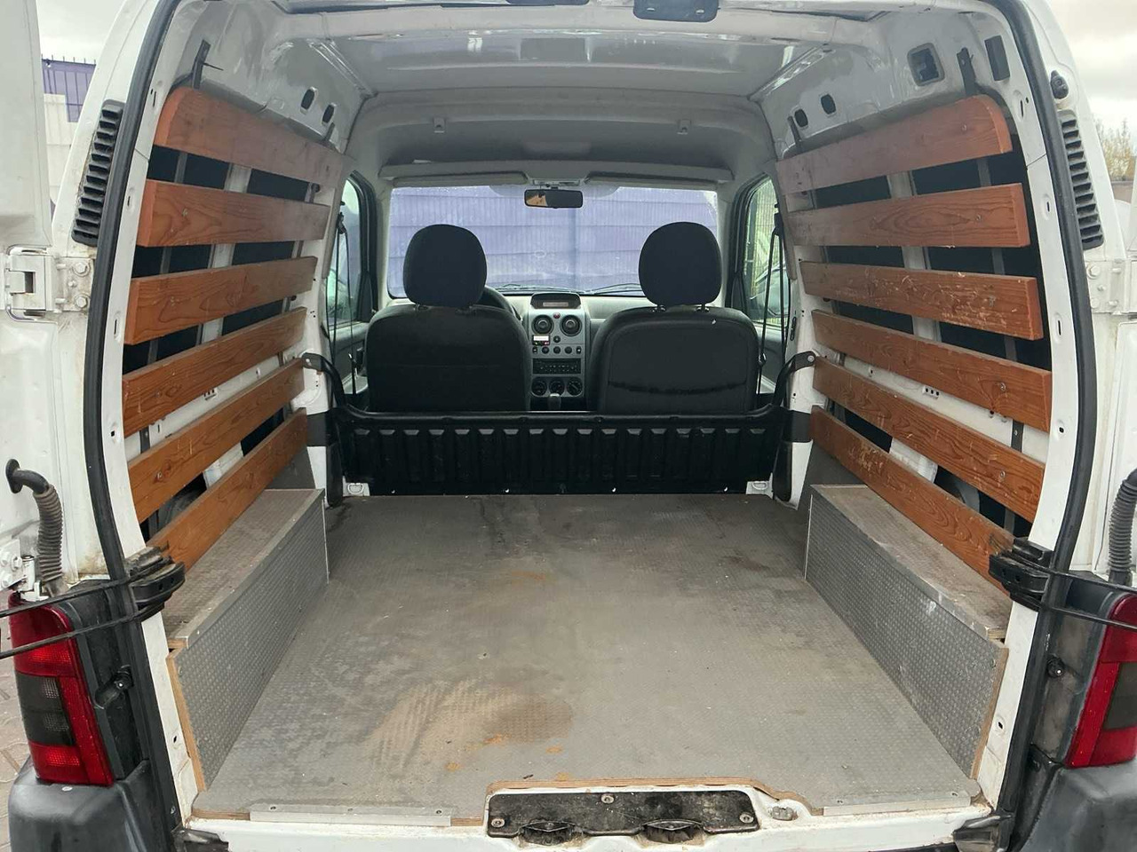 2005 - PEUGEOT - PARTNER - 170C 1.9 D AVANTAGE - COMMERCIAL VEHICLE - Véhicule utilitaire: photos 5 2005 - PEUGEOT - PARTNER - 170C 1.9 D AVANTAGE - COMMERCIAL VEHICLE - Véhicule utilitaire: photos 5