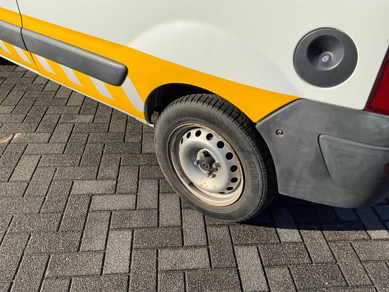 2005 RENAULT KANGOO EXPRESS DCI70 COMMERCIAL VEHICLE - Véhicule utilitaire: photos 5 2005 RENAULT KANGOO EXPRESS DCI70 COMMERCIAL VEHICLE - Véhicule utilitaire: photos 5