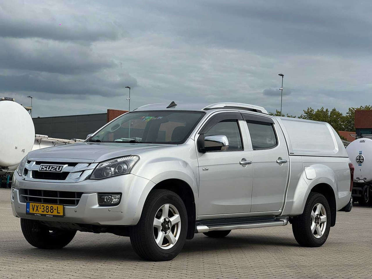 ISUZU D-MAX 2.5 DOUBLE CAB LSX 5-PERSON - 2016 | VX-388-L - Véhicule utilitaire: photos 1 ISUZU D-MAX 2.5 DOUBLE CAB LSX 5-PERSON - 2016 | VX-388-L - Véhicule utilitaire: photos 1