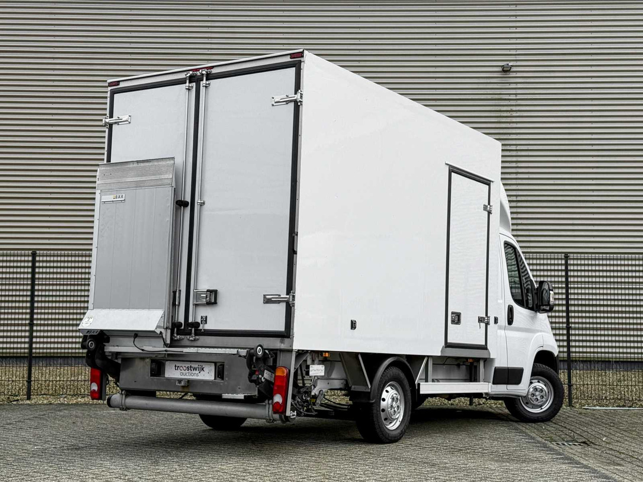 Véhicule utilitaire PEUGEOT BOXER 335 2.2 HDI L2 PRO -REFRIGERATED VEHICLE- COMMERCIAL VEHICLE: photos 6