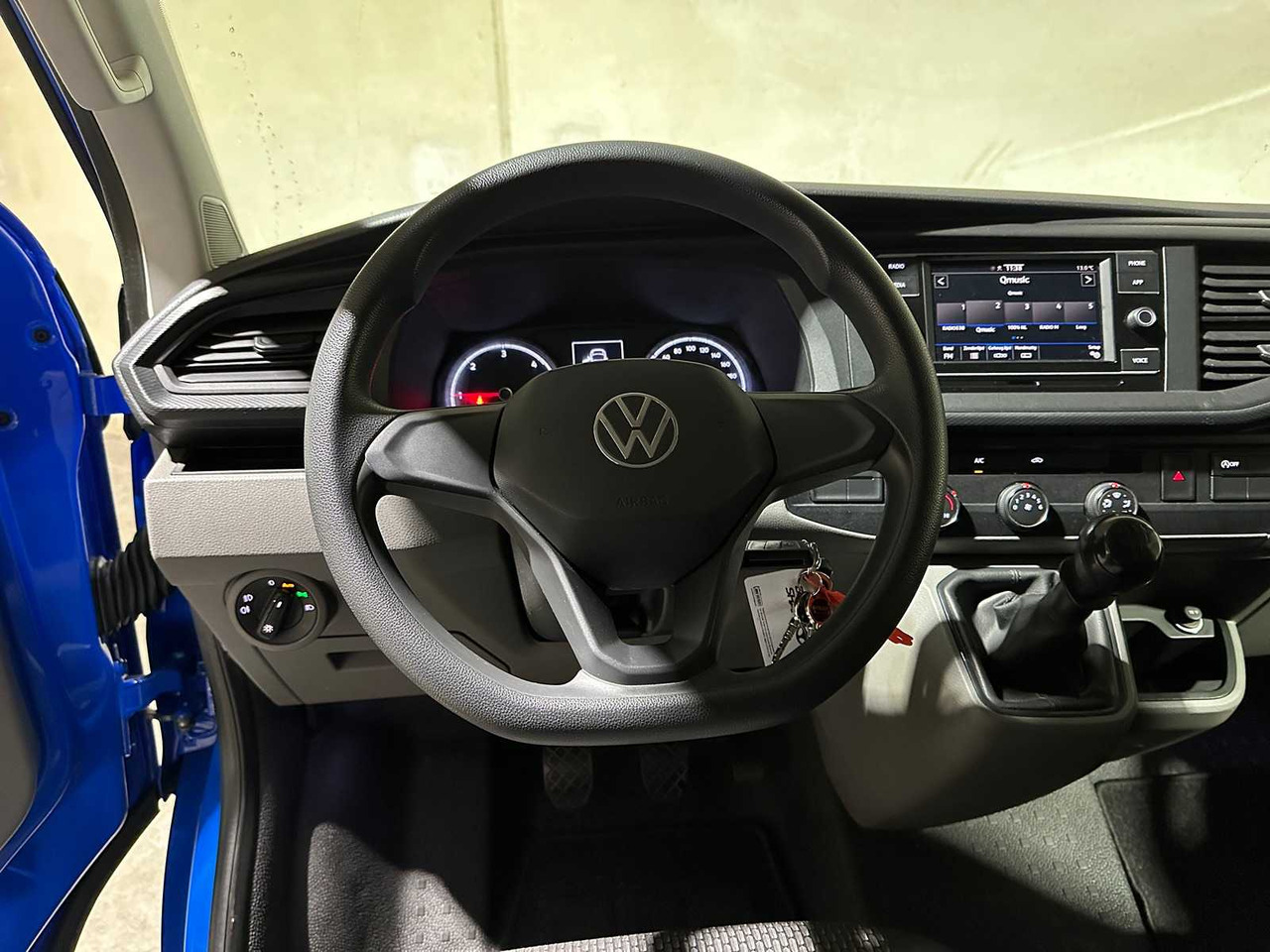 Véhicule utilitaire VOLKSWAGEN TRANSPORTER 2.0 TDI L1H1 28 90HP 2021, VLF-37-F COMMERCIAL VEHICLE: photos 16 Véhicule utilitaire VOLKSWAGEN TRANSPORTER 2.0 TDI L1H1 28 90HP 2021, VLF-37-F COMMERCIAL VEHICLE: photos 16