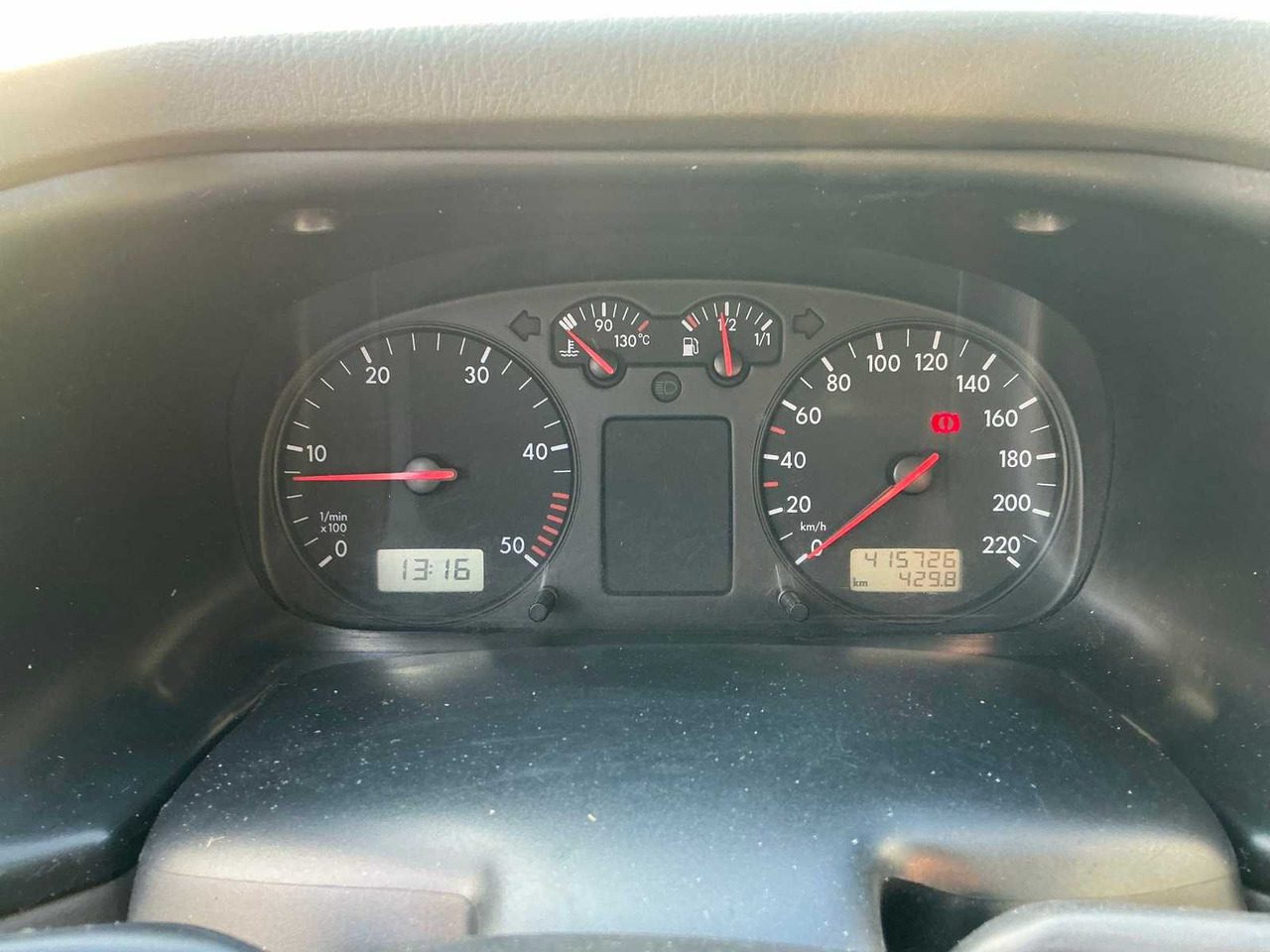 Véhicule utilitaire VOLKSWAGEN TRANSPORTER T4 2.5 TDI 'WISEACRE' DC COMMERCIAL VEHICLE: photos 13 Véhicule utilitaire VOLKSWAGEN TRANSPORTER T4 2.5 TDI 'WISEACRE' DC COMMERCIAL VEHICLE: photos 13