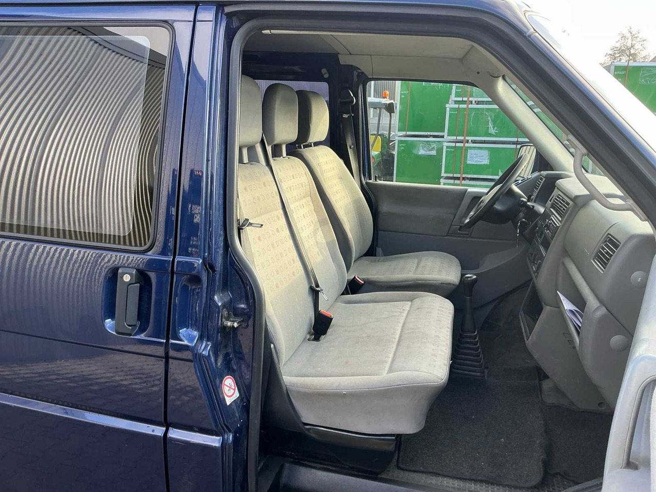 Véhicule utilitaire VOLKSWAGEN TRANSPORTER T4 2.5 TDI 'WISEACRE' DC COMMERCIAL VEHICLE: photos 19 Véhicule utilitaire VOLKSWAGEN TRANSPORTER T4 2.5 TDI 'WISEACRE' DC COMMERCIAL VEHICLE: photos 19