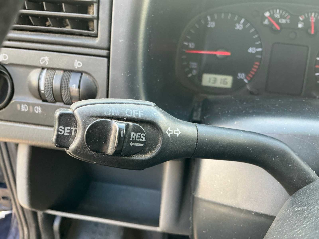 Véhicule utilitaire VOLKSWAGEN TRANSPORTER T4 2.5 TDI 'WISEACRE' DC COMMERCIAL VEHICLE: photos 14 Véhicule utilitaire VOLKSWAGEN TRANSPORTER T4 2.5 TDI 'WISEACRE' DC COMMERCIAL VEHICLE: photos 14