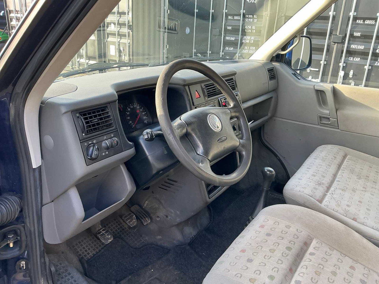 Véhicule utilitaire VOLKSWAGEN TRANSPORTER T4 2.5 TDI 'WISEACRE' DC COMMERCIAL VEHICLE: photos 12 Véhicule utilitaire VOLKSWAGEN TRANSPORTER T4 2.5 TDI 'WISEACRE' DC COMMERCIAL VEHICLE: photos 12