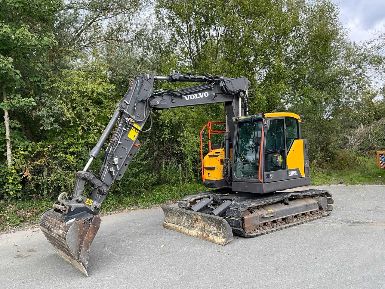 Volvo ECR145EL - Pelle sur chenille: photos 1 Volvo ECR145EL - Pelle sur chenille: photos 1
