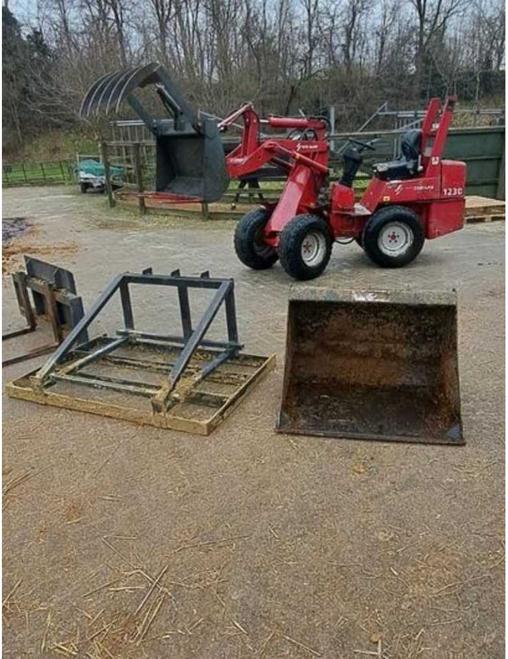 WEIDEMANN SHOVEL 1230 - Chargeuse sur pneus: photos 3 WEIDEMANN SHOVEL 1230 - Chargeuse sur pneus: photos 3