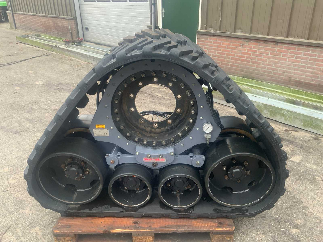 West-track D19X128X34 - Tracteur agricole: photos 2 West-track D19X128X34 - Tracteur agricole: photos 2
