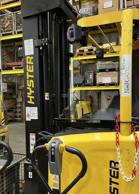 Hyster R1.4 - Chariot à mât rétractable: photos 4 Hyster R1.4 - Chariot à mât rétractable: photos 4
