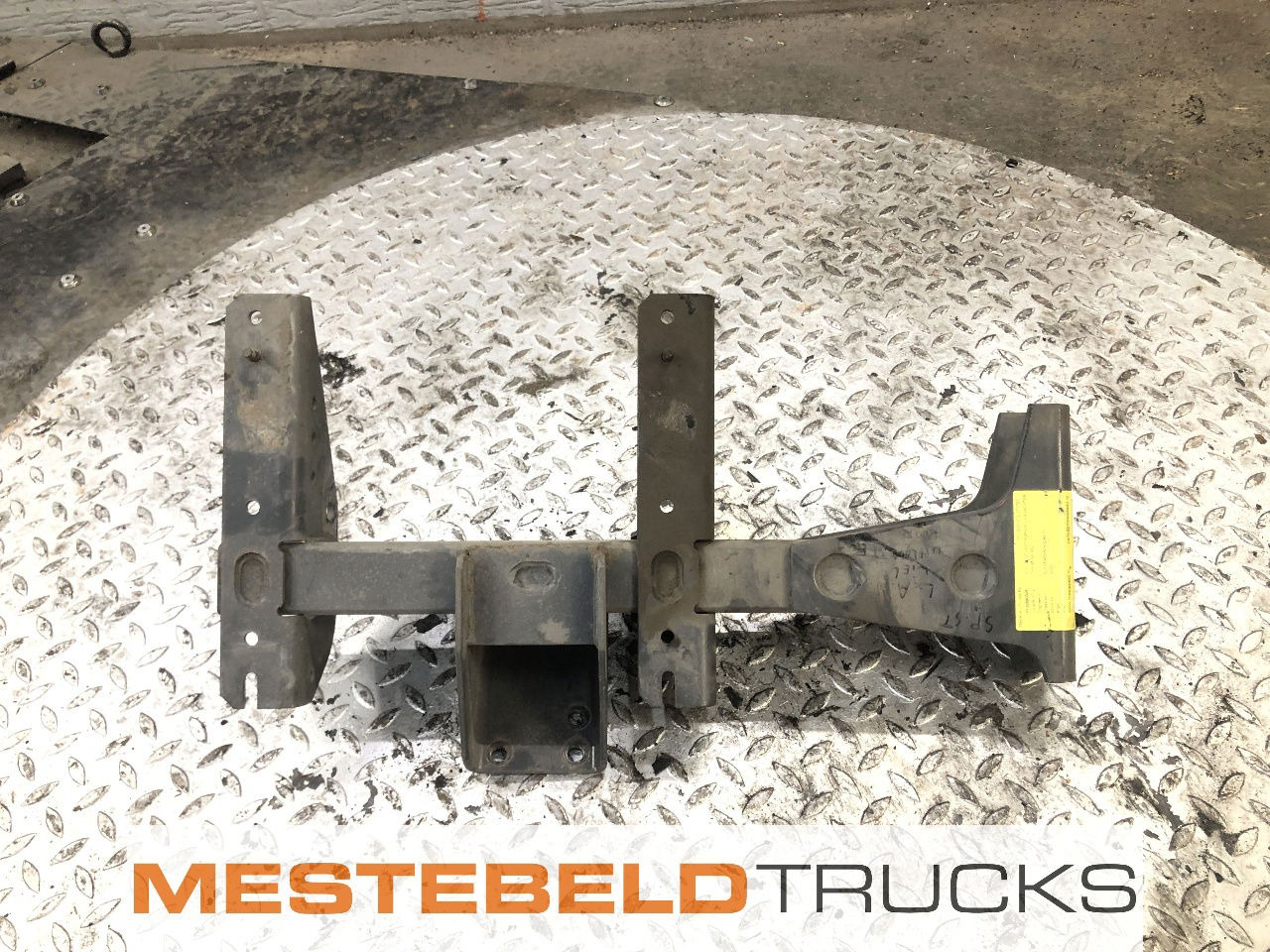 DAF Steun uitlaatdemper linksachter - Frame/ Châssis pour Camion: photos 1 DAF Steun uitlaatdemper linksachter - Frame/ Châssis pour Camion: photos 1
