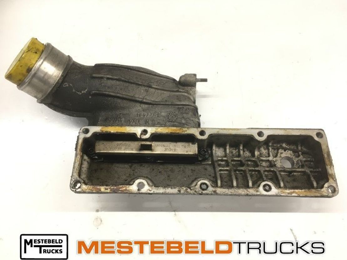 Iveco Inlaatspruitstuk met verwarming - Moteur et pièces pour Camion: photos 1 Iveco Inlaatspruitstuk met verwarming - Moteur et pièces pour Camion: photos 1