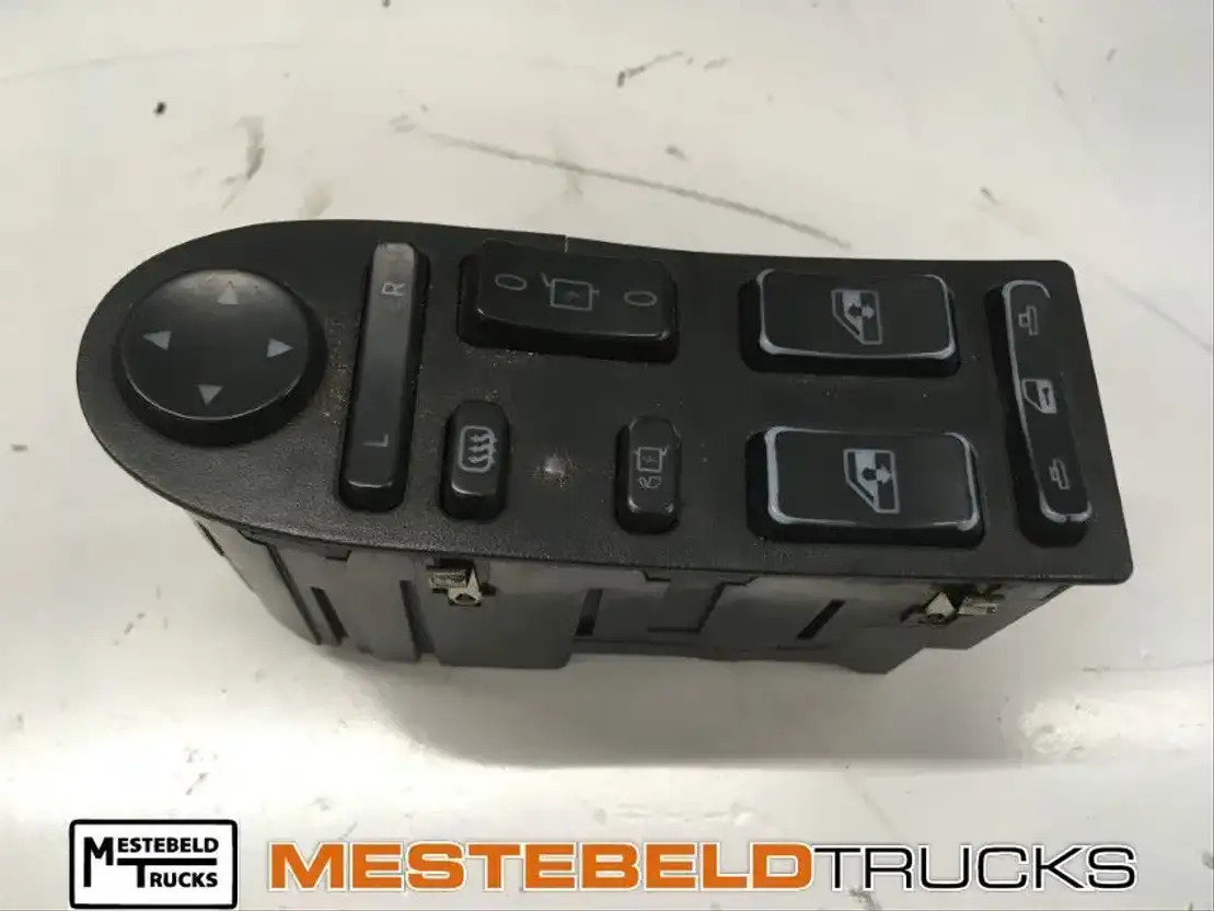 MAN Deurmodule - Système électrique pour Camion: photos 1 MAN Deurmodule - Système électrique pour Camion: photos 1