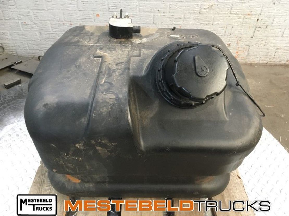 Mercedes-Benz Brandstoftank 120 liter  - Système de carburant pour Véhicule utilitaire: photos 1 Mercedes-Benz Brandstoftank 120 liter  - Système de carburant pour Véhicule utilitaire: photos 1