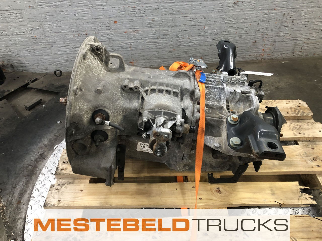 Mercedes-Benz Versnellingsbak G85-6 / 6,7-0,73 manuel - Boîte de vitesse et pièces pour Camion: photos 1 Mercedes-Benz Versnellingsbak G85-6 / 6,7-0,73 manuel - Boîte de vitesse et pièces pour Camion: photos 1