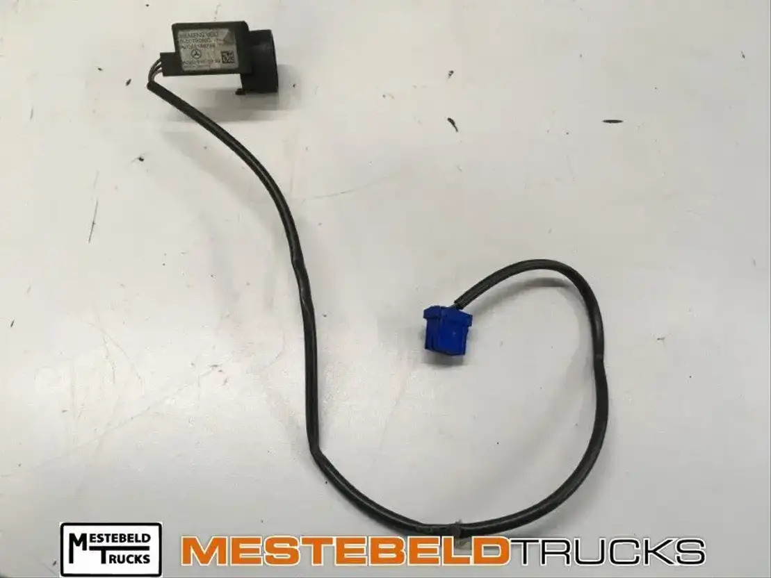 Mercedes-Benz WFS Wegrijblokkering - Commande de gouvernail pour Camion: photos 1 Mercedes-Benz WFS Wegrijblokkering - Commande de gouvernail pour Camion: photos 1