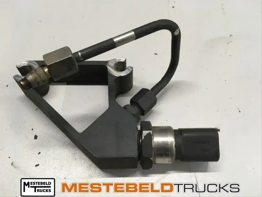 Scania Uitlaatgasdruksensor DC9 39 L01 - Système électrique pour Camion: photos 1 Scania Uitlaatgasdruksensor DC9 39 L01 - Système électrique pour Camion: photos 1