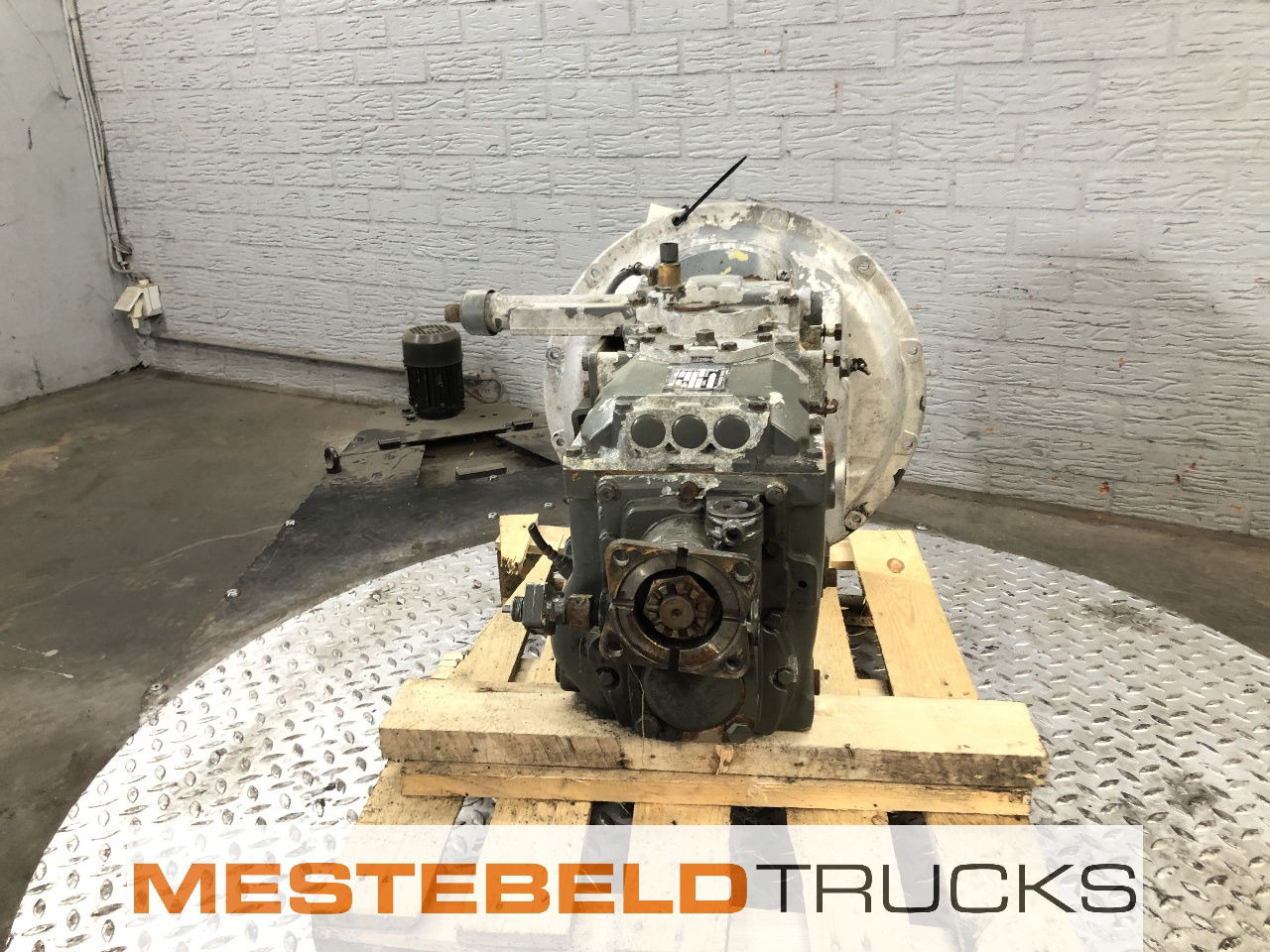 Volvo Versnellingsbak S 5-35 7,65-1,00 - Boîte de vitesse et pièces pour Camion: photos 2 Volvo Versnellingsbak S 5-35 7,65-1,00 - Boîte de vitesse et pièces pour Camion: photos 2