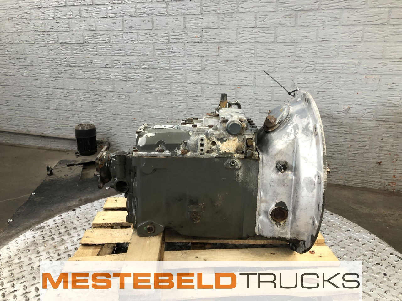 Volvo Versnellingsbak S 5-35 7,65-1,00 - Boîte de vitesse et pièces pour Camion: photos 4 Volvo Versnellingsbak S 5-35 7,65-1,00 - Boîte de vitesse et pièces pour Camion: photos 4