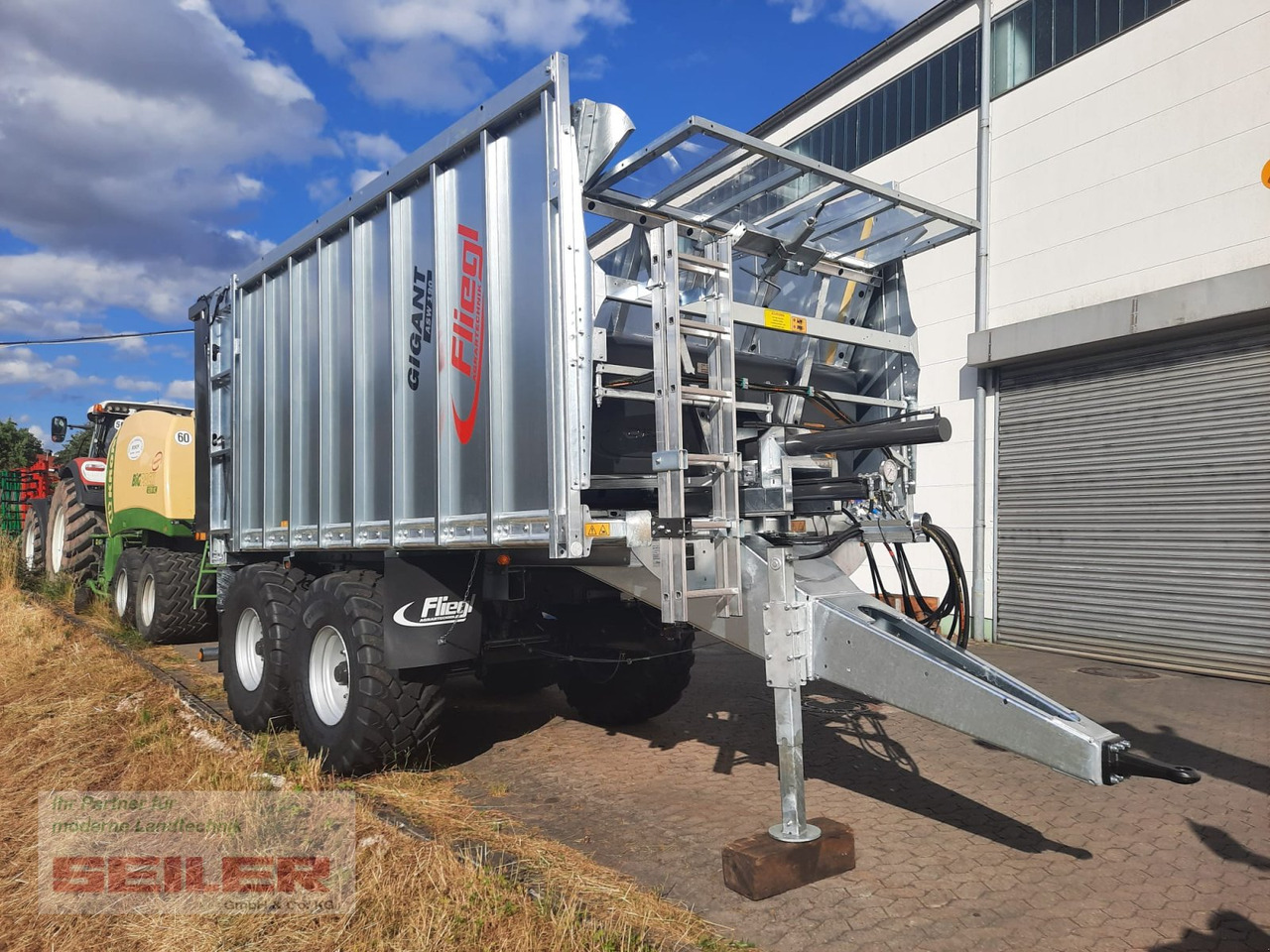 Fliegl ASW 190 FOX 27m³ - Autochargeuse: photos 1 Fliegl ASW 190 FOX 27m³ - Autochargeuse: photos 1