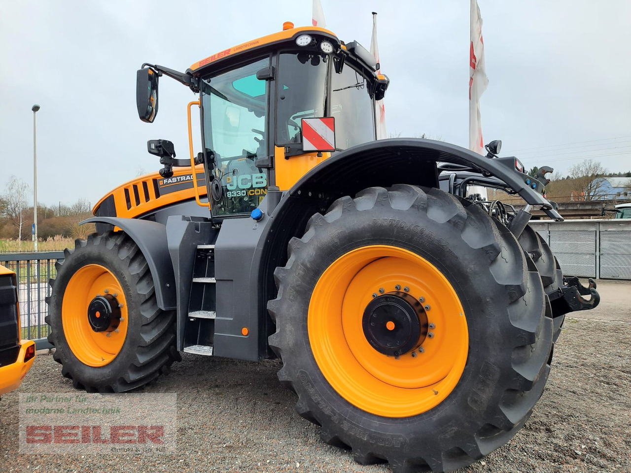 JCB Fastrac 8330 iCON Trimble-ready - Tracteur agricole: photos 3 JCB Fastrac 8330 iCON Trimble-ready - Tracteur agricole: photos 3